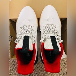 Adidas RUNTHEGAME Basketball Men’s Shoe – Size 9